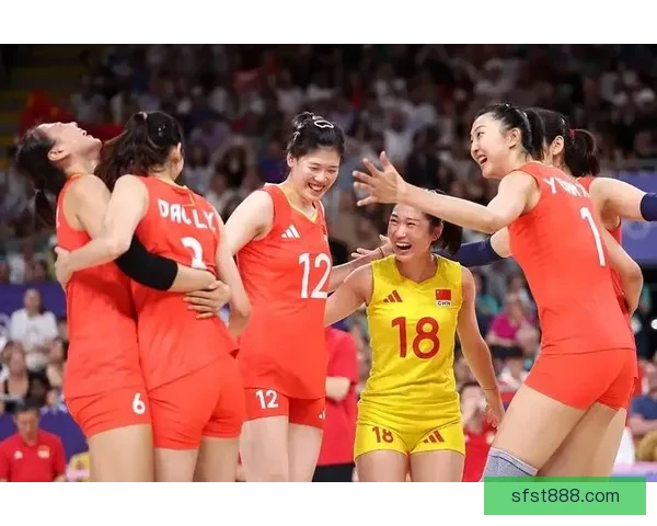 中国女排鏖战美国队，赛场风云与团队精神全面解析
